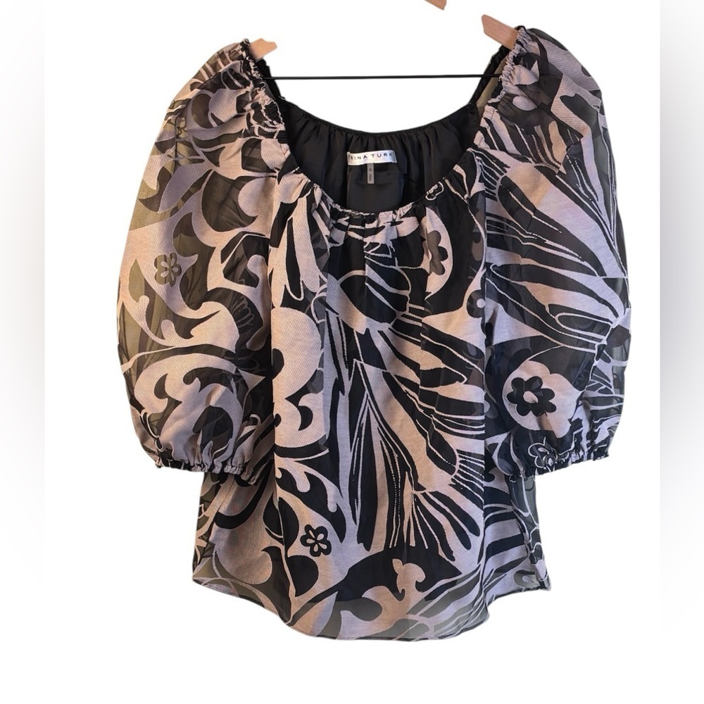 Trina Turk Black and Beige Floral Blouse Puff Sleeve Lined Bodice Size Small